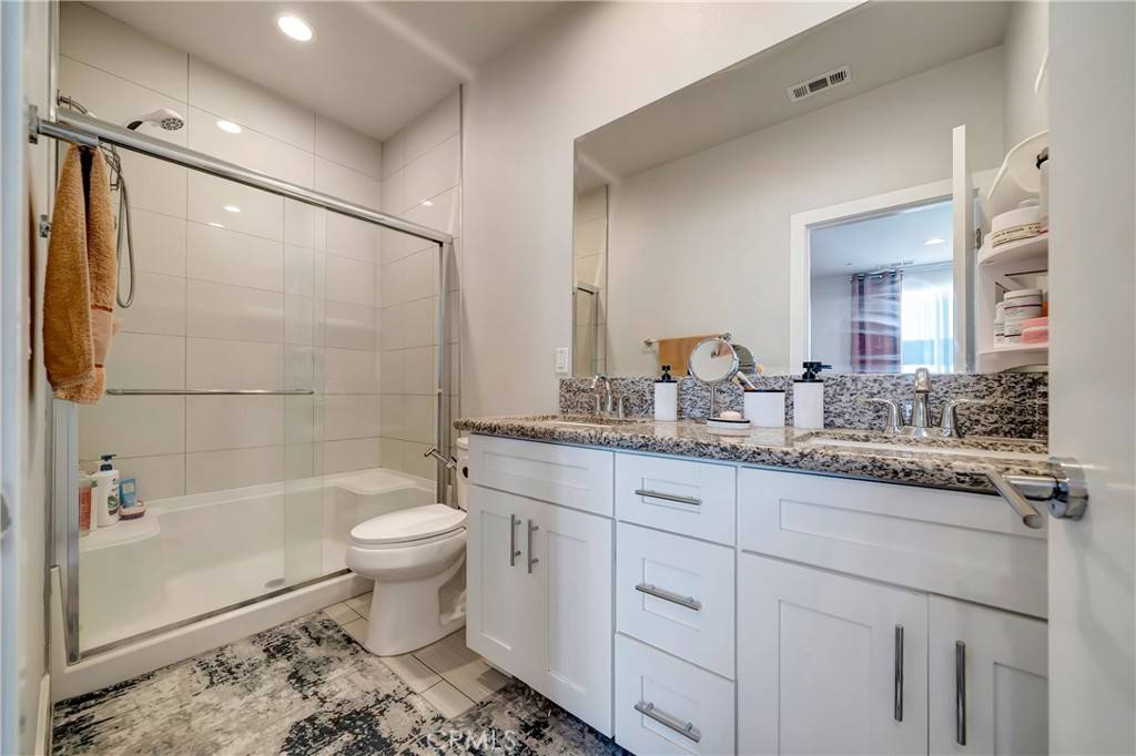 8427 Tweedy LN Downey, CA 90240