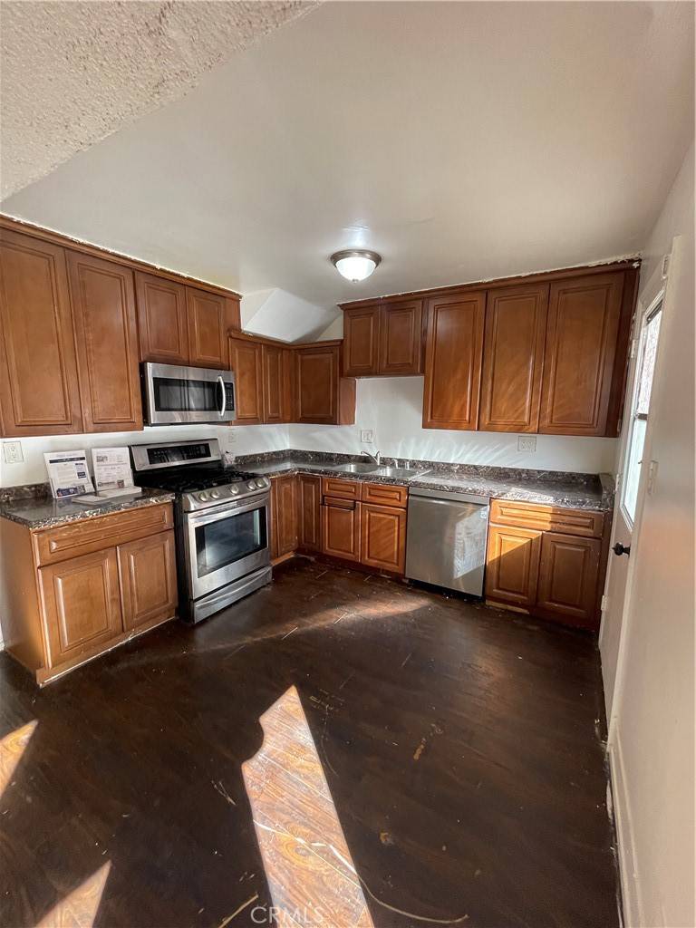 Northridge, CA 91325,17151 Roscoe BLVD #9