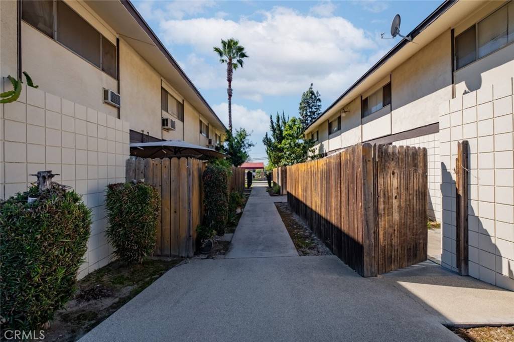 Pomona, CA 91767,1935 Royalty DR