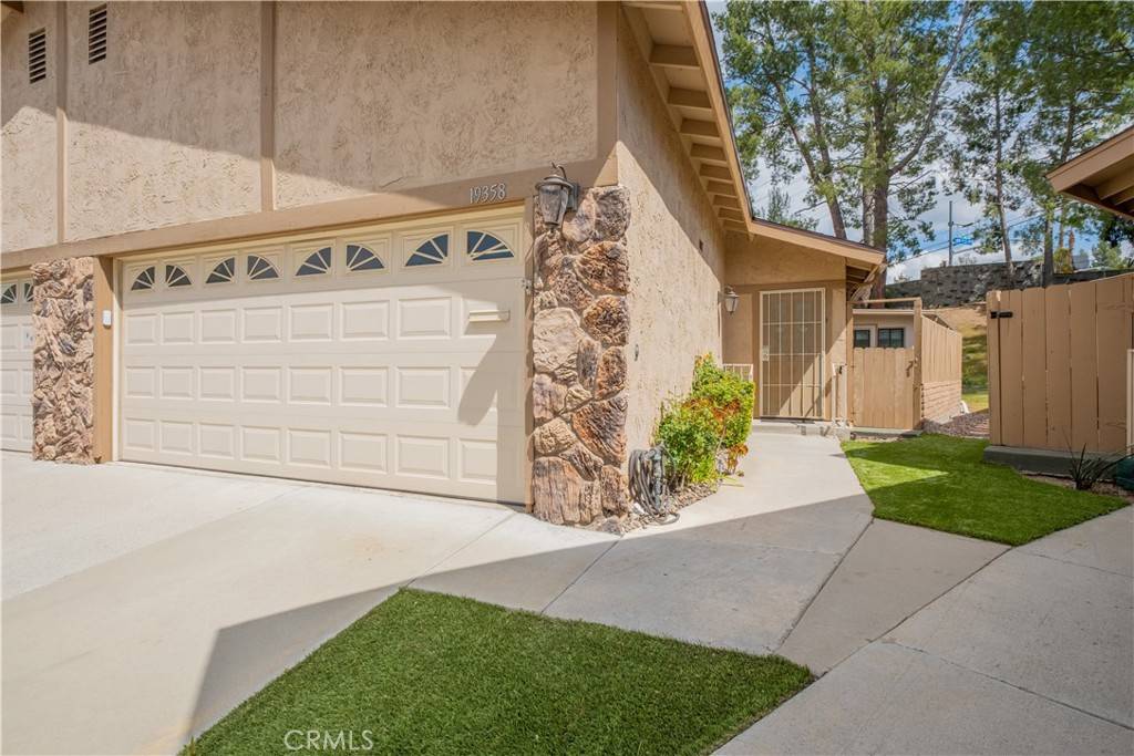 Newhall, CA 91321,19358 Anzel Circle
