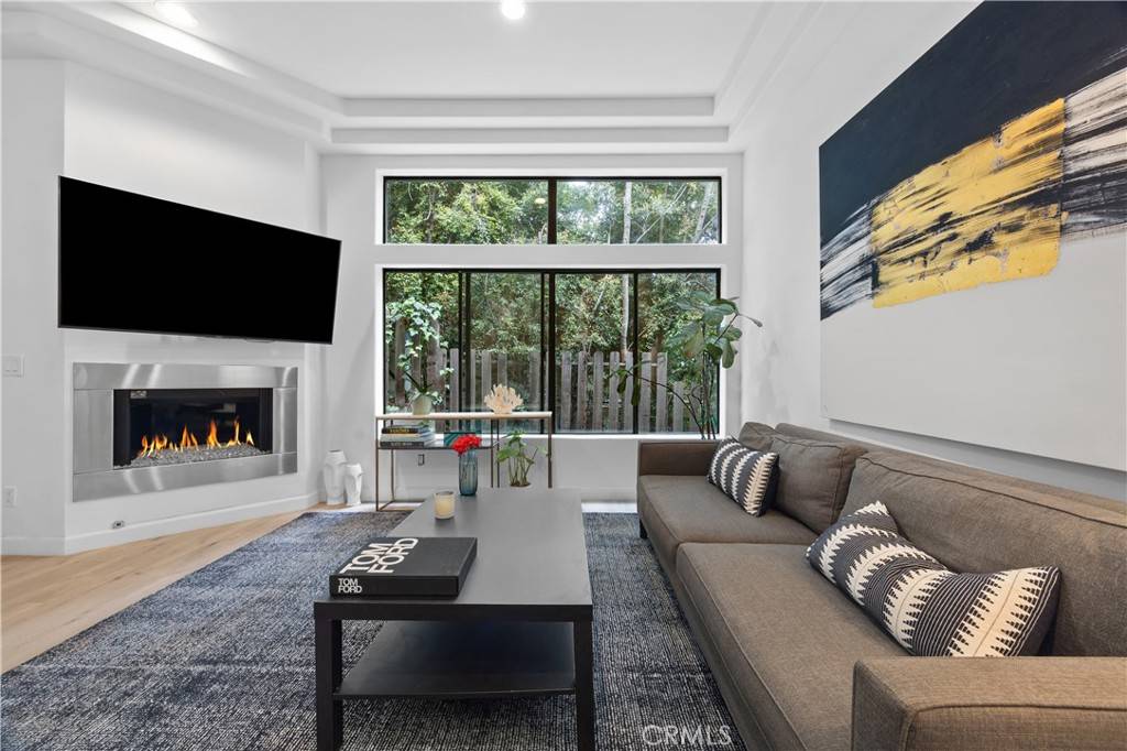 Studio City, CA 91604,11847 Laurelwood DR #105