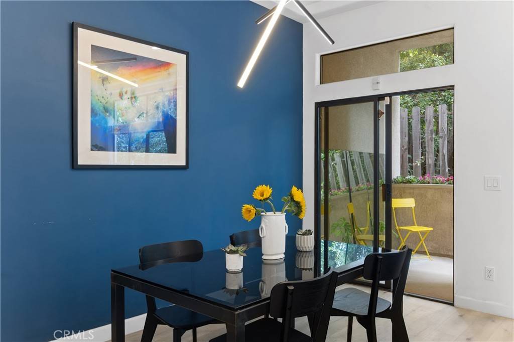 Studio City, CA 91604,11847 Laurelwood DR #105