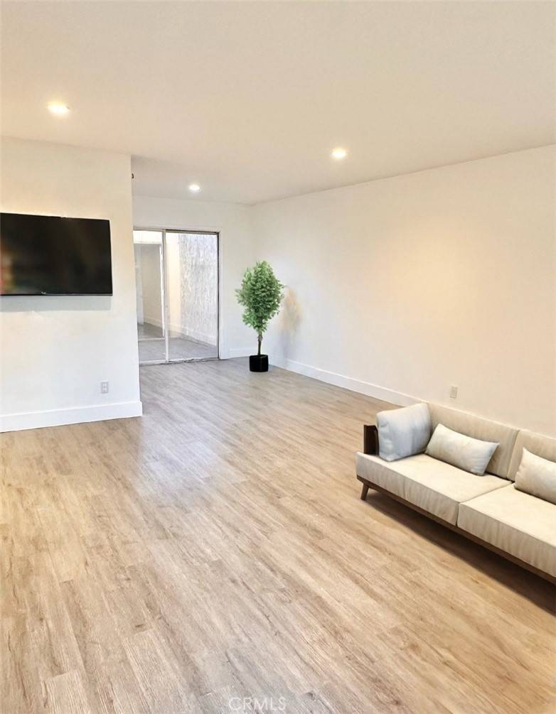 North Hills, CA 91343,9831 Sepulveda BLVD #28