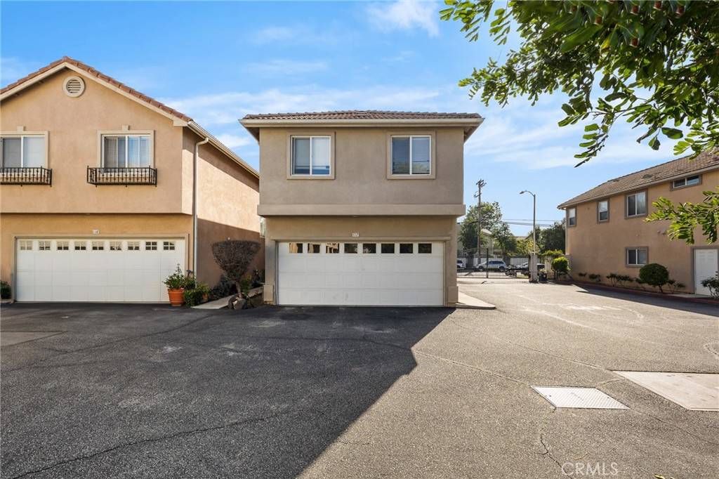 North Hills, CA 91343,9315 Burnet AVE #117
