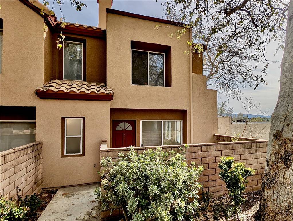 Saugus, CA 91350,22719 Copper Hill DR #143