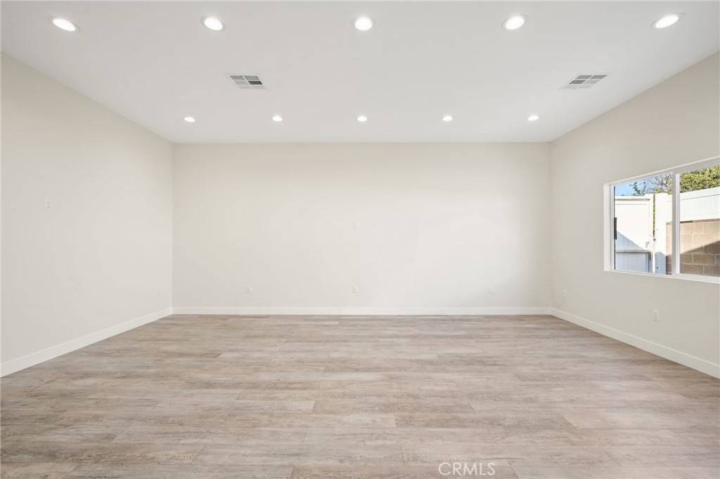 Granada Hills, CA 91344,10433 Hayvenhurst AVE