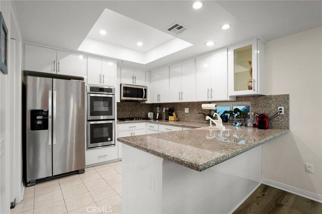 Encino, CA 91316,5224 Zelzah AVE #108