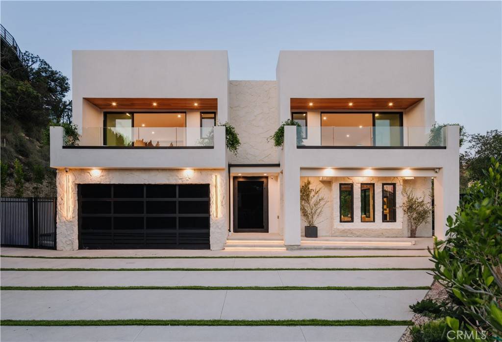 Los Angeles, CA 90046,2608 Zorada DR