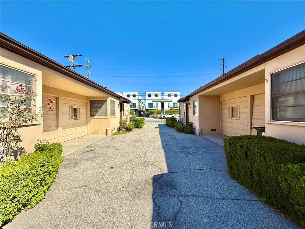 Van Nuys, CA 91405,14638 44 Vanowen ST
