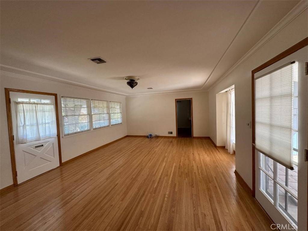 Woodland Hills, CA 91364,5250 Alhama DR