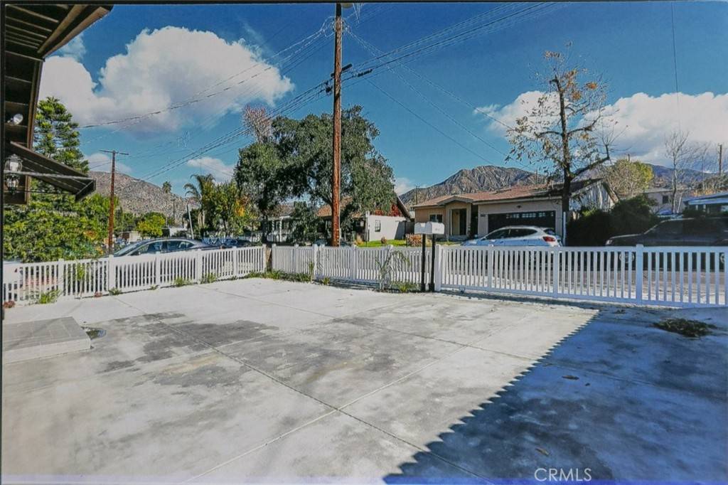 Sunland, CA 91040,10619 Rhodesia AVE