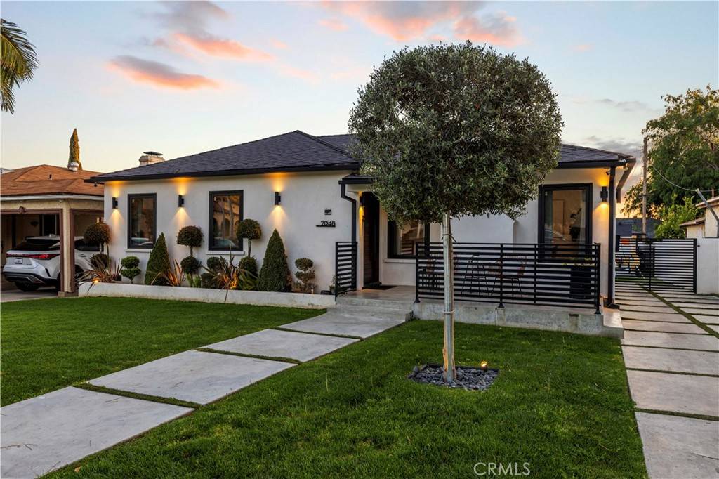 Glendale, CA 91201,2048 West Kenneth Road