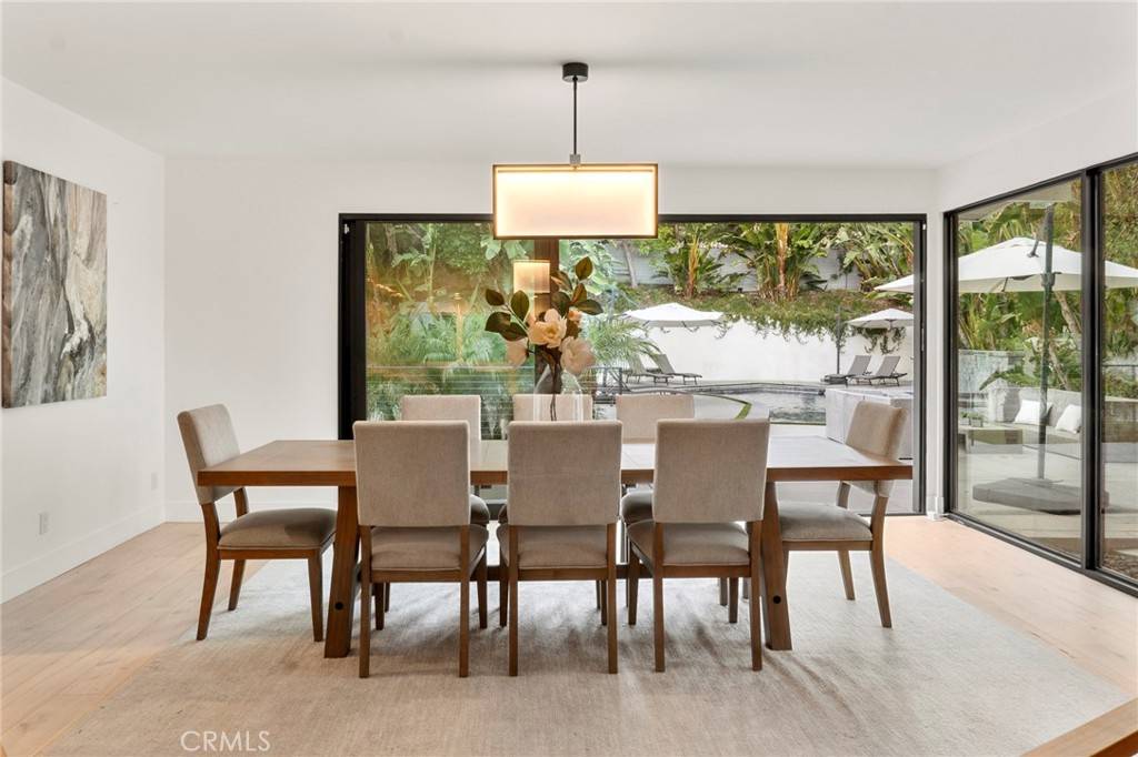 5265 Del Moreno DR Woodland Hills, CA 91364
