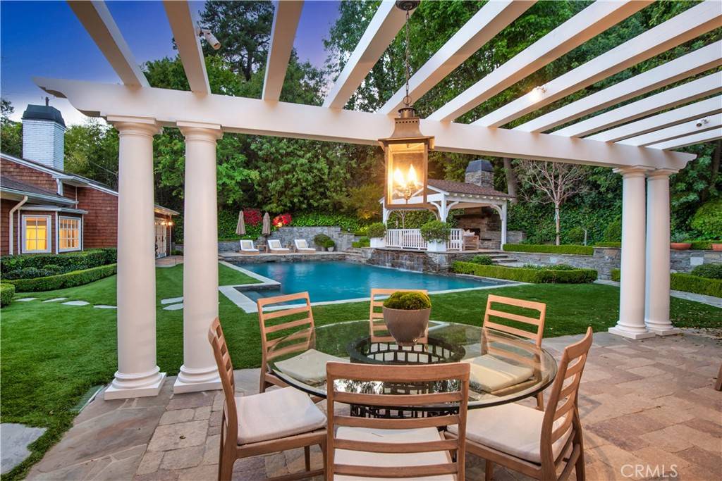Los Angeles, CA 90077,15461 Milldale DR