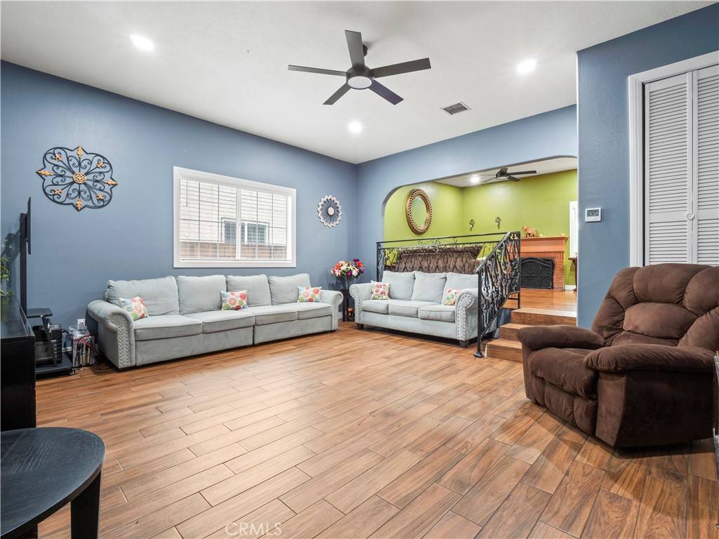 Sylmar, CA 91342,14334 Aztec ST