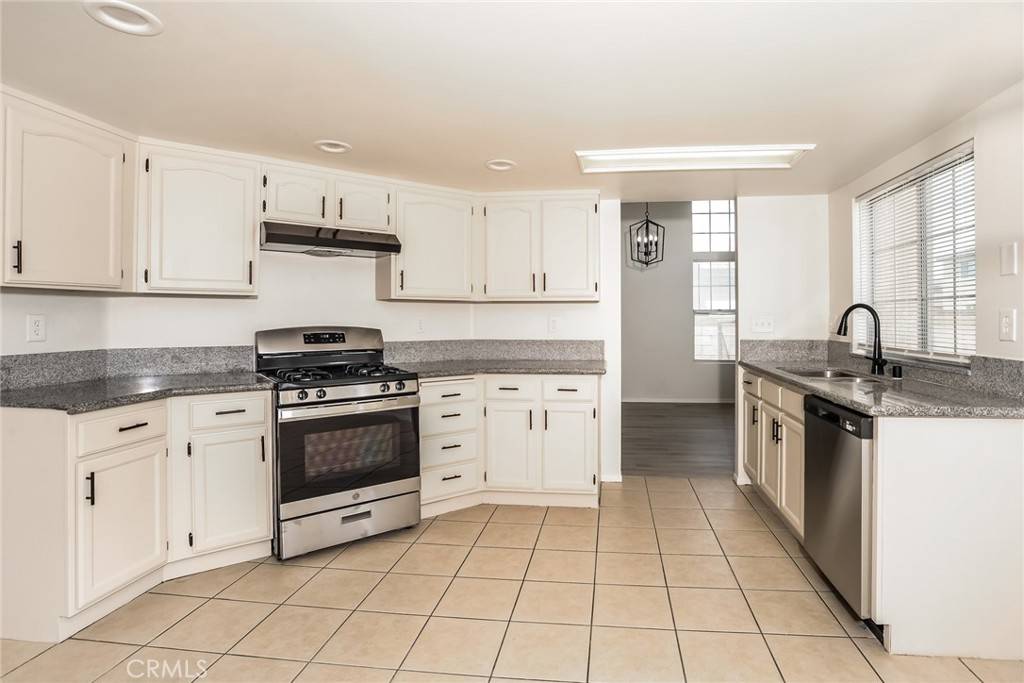 Lancaster, CA 93535,45056 Price LN