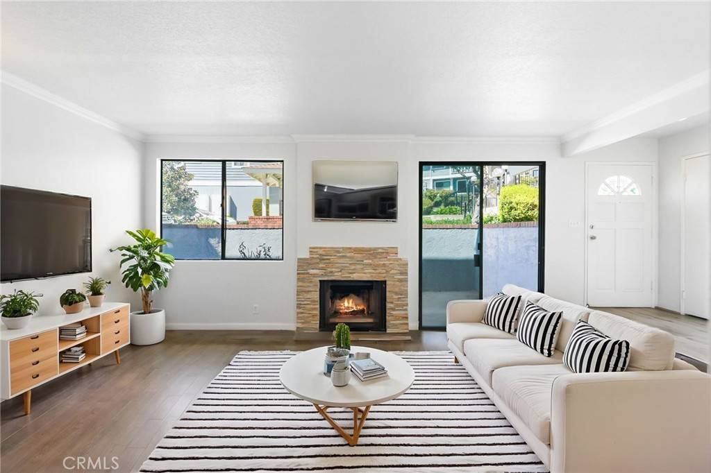 Agoura Hills, CA 91301,29105 Thousand Oaks BLVD #J