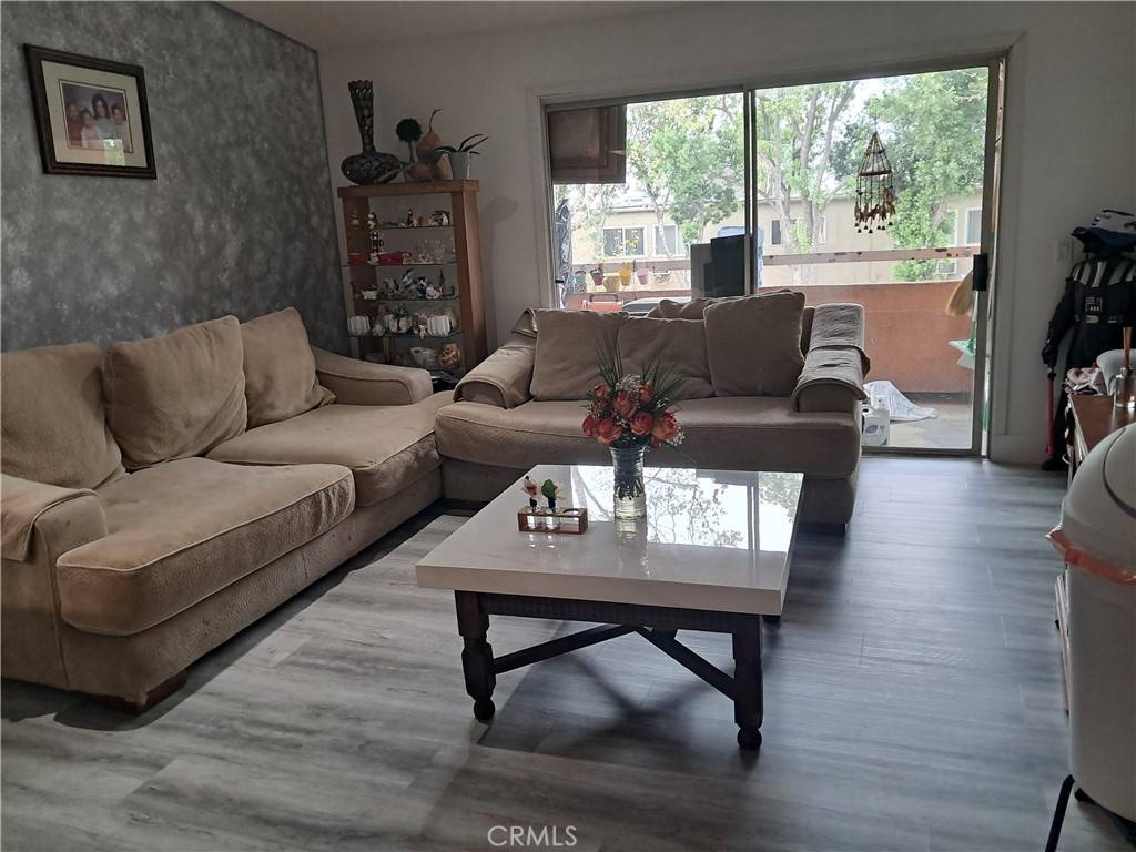 Pacoima, CA 91331,12601 Van Nuys BLVD #220