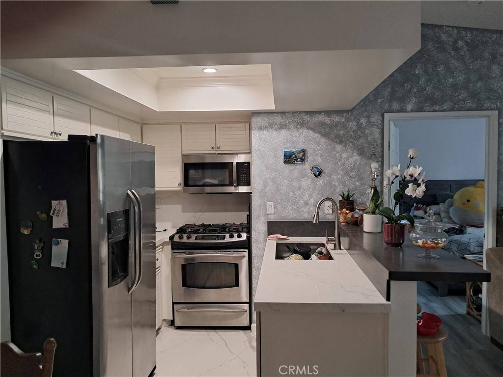 Pacoima, CA 91331,12601 Van Nuys BLVD #220