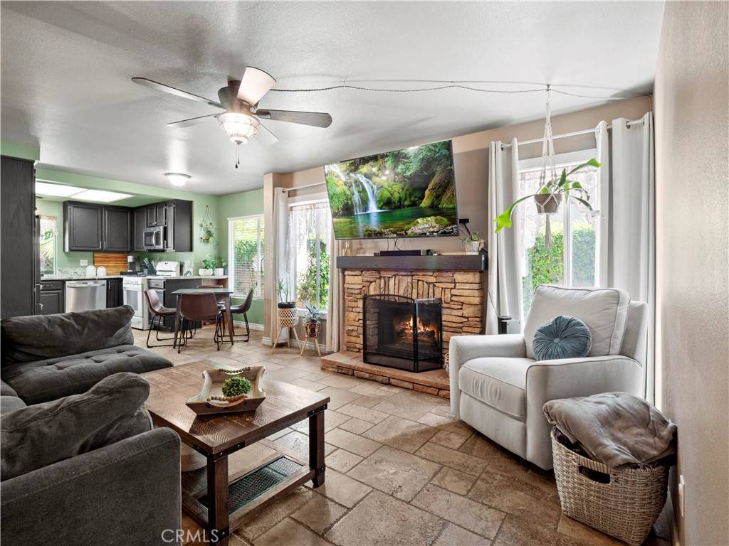 Saugus, CA 91350,21741 Jeffers LN