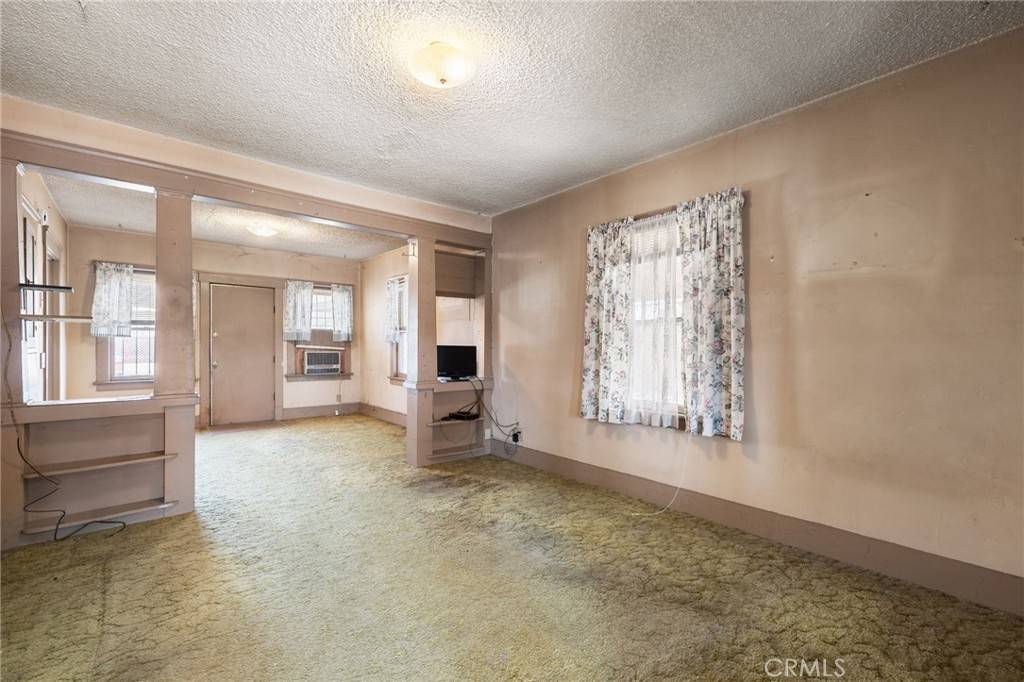 Bakersfield, CA 93305,1526 Kentucky ST