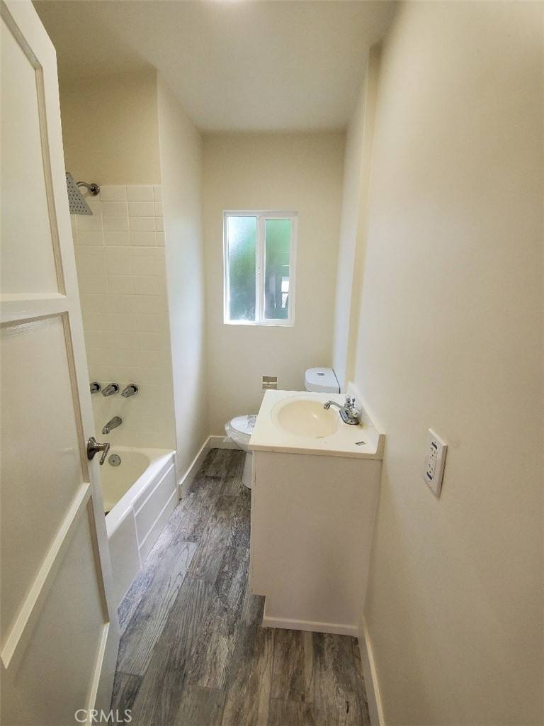 Van Nuys, CA 91405,14642 Vanowen ST