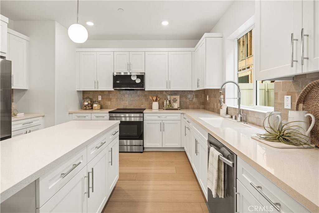 Carson, CA 90745,417 Willow Run LN