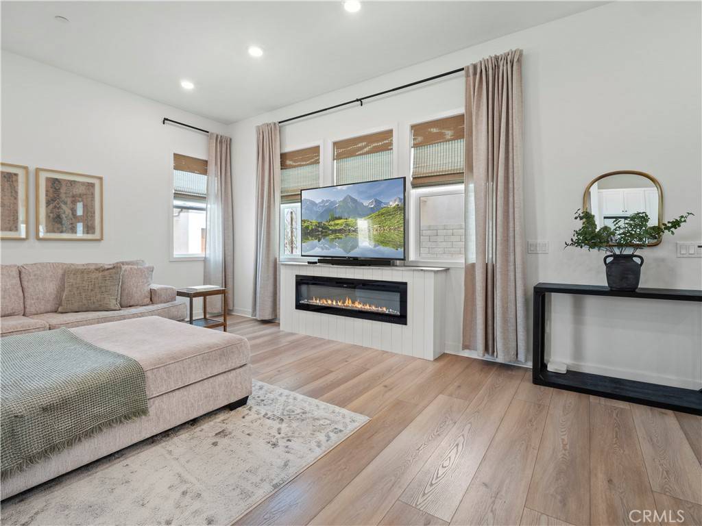 Valencia, CA 91381,27074 Amber Sky WAY
