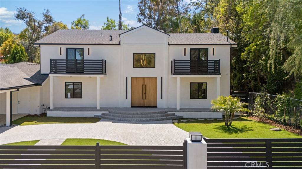 Tarzana, CA 91356,19532 Wells DR