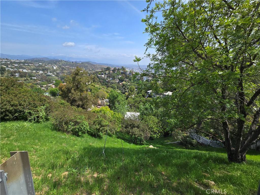 Los Angeles, CA 90046,8547 Cole Crest