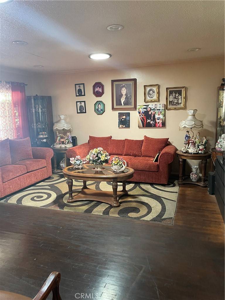 North Hollywood, CA 91605,13009 Lorne ST