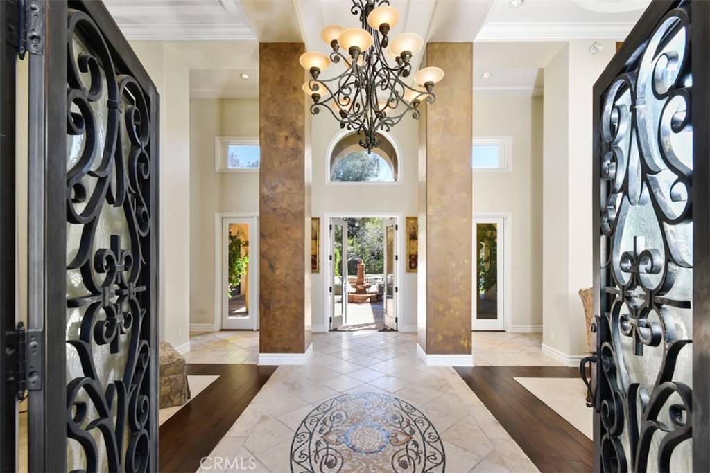 Saugus, CA 91350,22216 Rolling Ridge DR