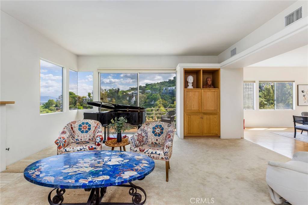 Sherman Oaks, CA 91403,4038 Sumac DR