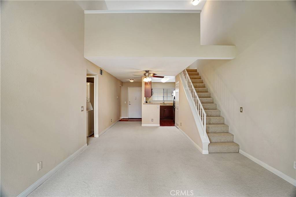 Woodland Hills, CA 91367,5510 Owensmouth AVE #328