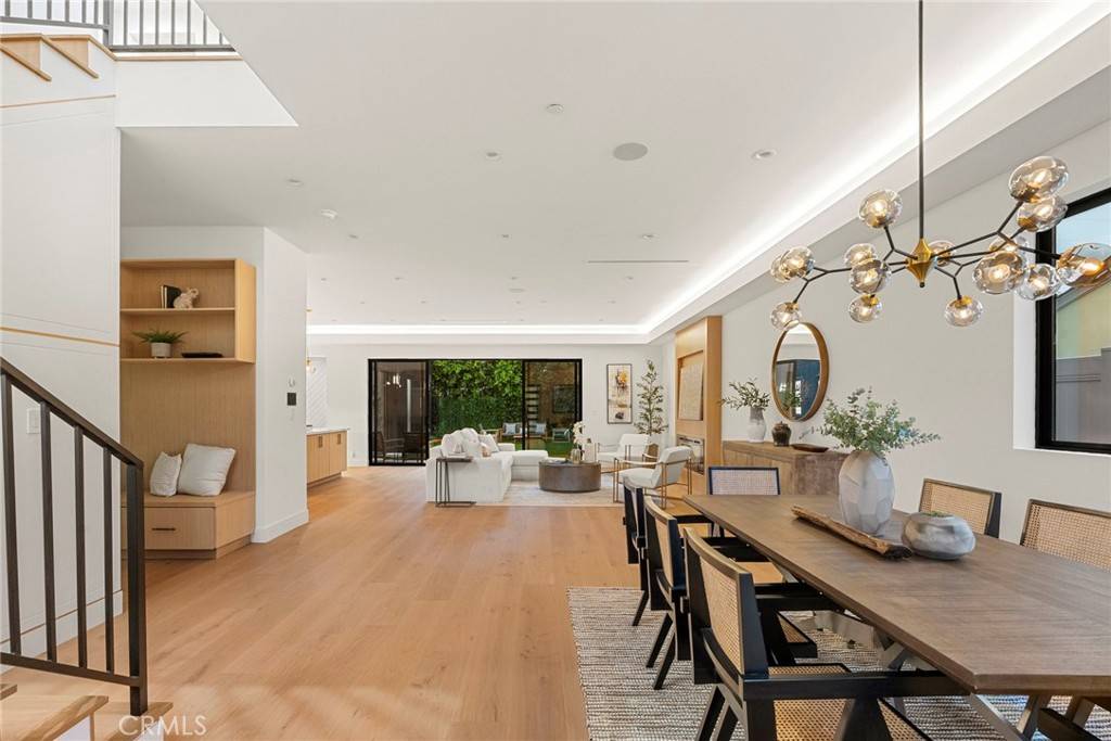 Encino, CA 91316,5741 Newcastle AVE