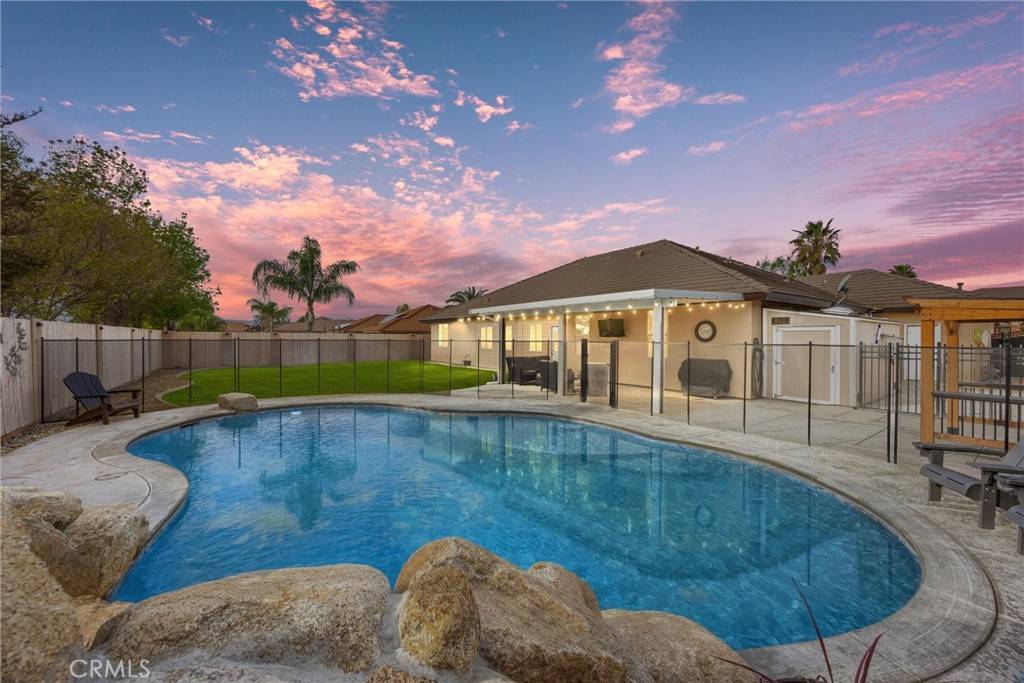 Taft, CA 93268,11332 Stroke Cutters DR
