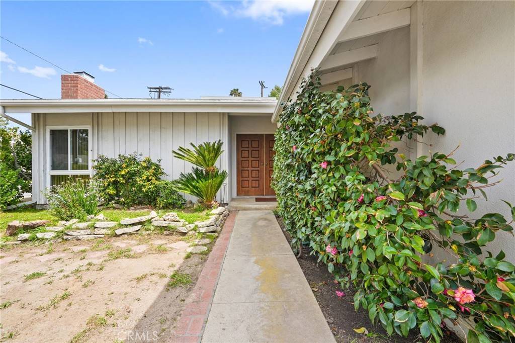 Chatsworth, CA 91311,10056 Laramie AVE