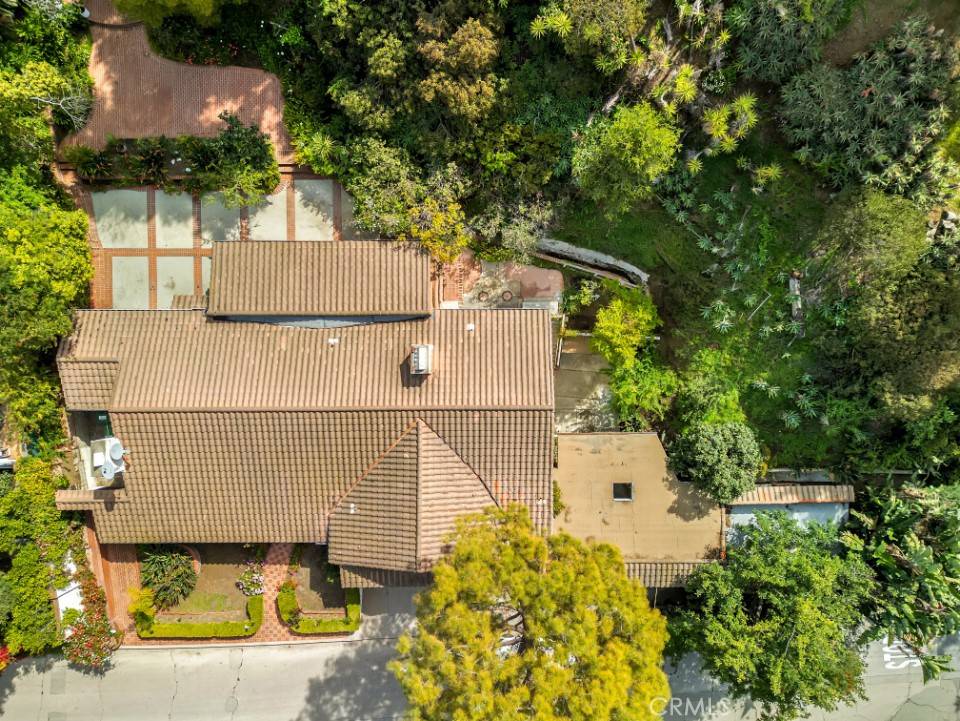 Los Angeles, CA 90068,2720 Outpost DR