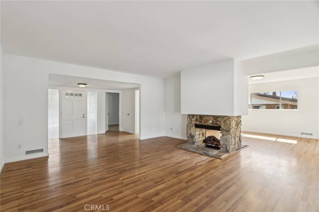 Sylmar, CA 91342,13171 13169 Phillippi AVE