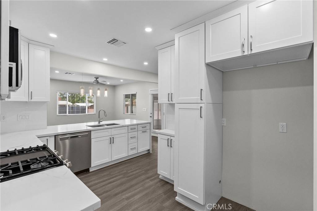North Hollywood, CA 91605,8154 Vanscoy AVE