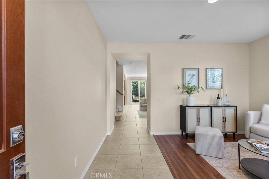 Valencia, CA 91354,28825 Panorama CT