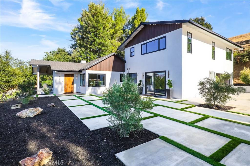 Chatsworth, CA 91311,9425 Gierson AVE