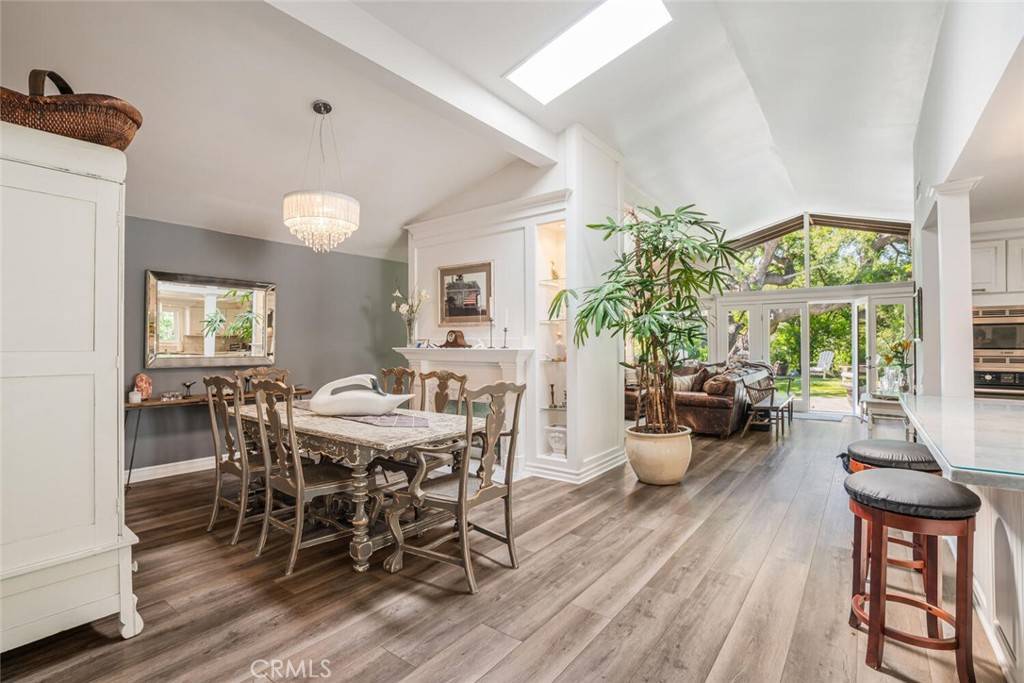 Calabasas, CA 91302,4359 Park Corona