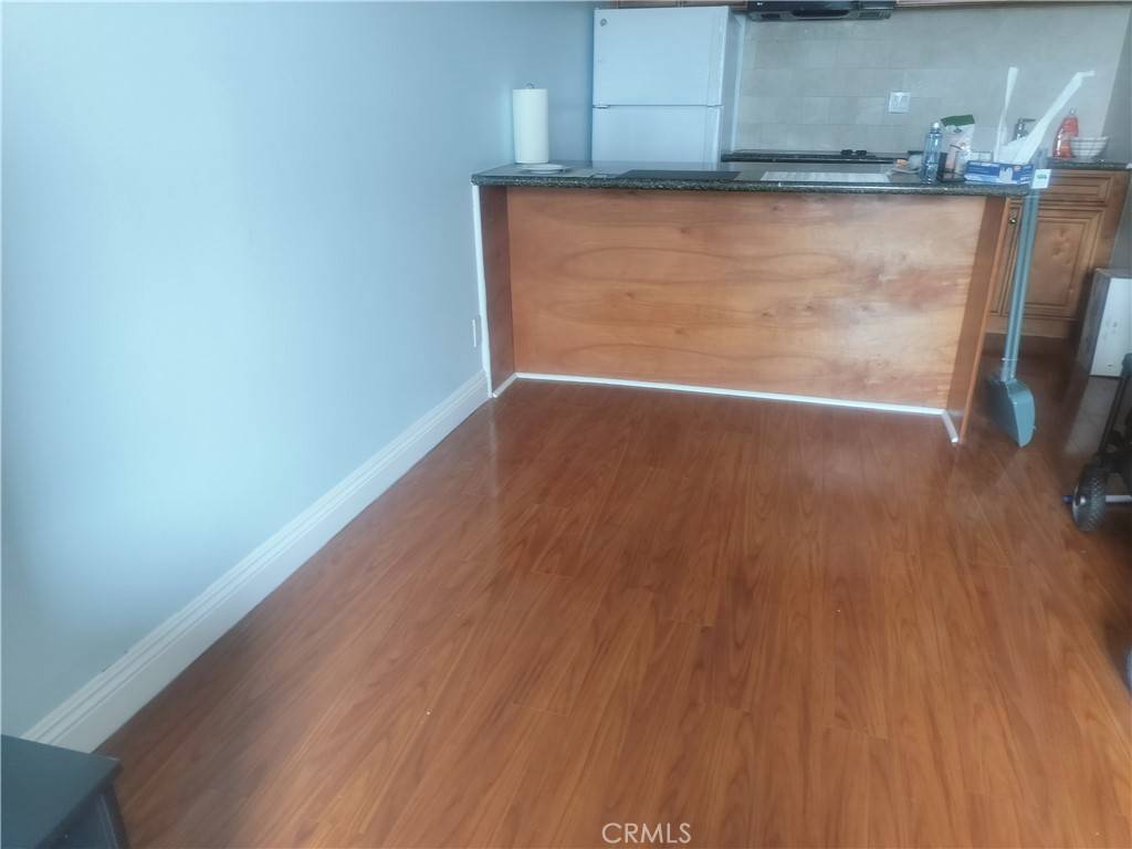 Tarzana, CA 91356,18307 Burbank BLVD #310