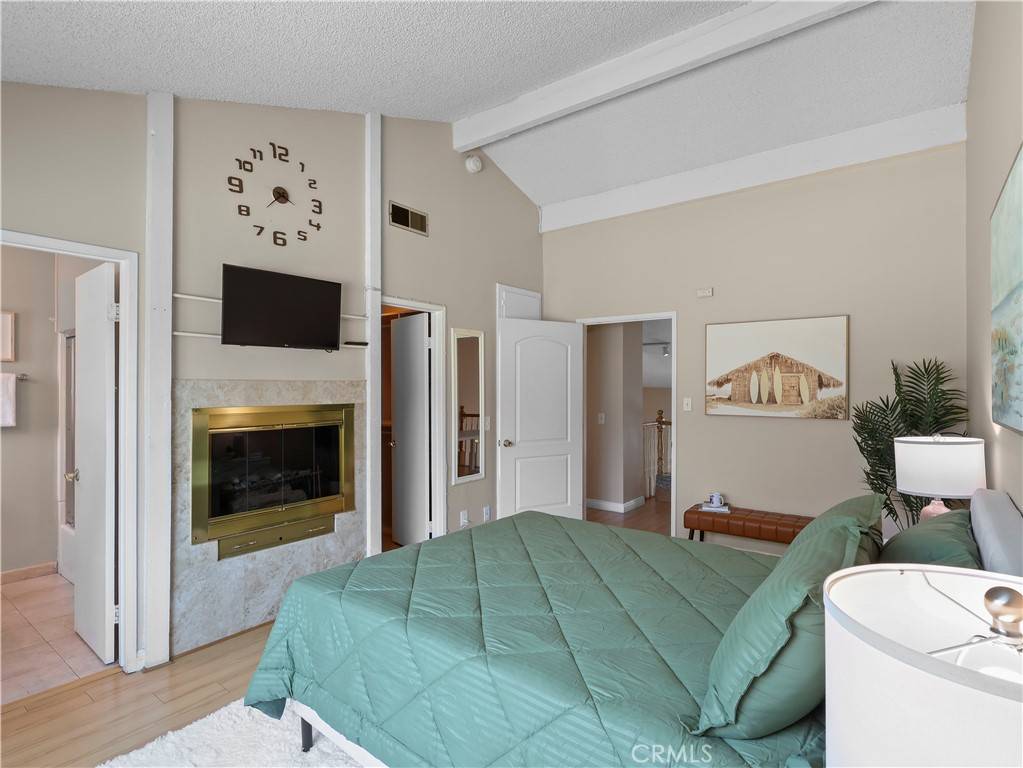 Lake Balboa, CA 91406,16743 Vanowen ST