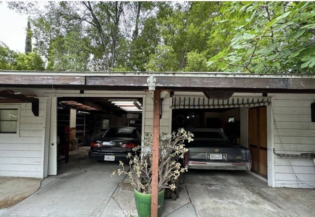 Tarzana, CA 91356,18522 Wells DR