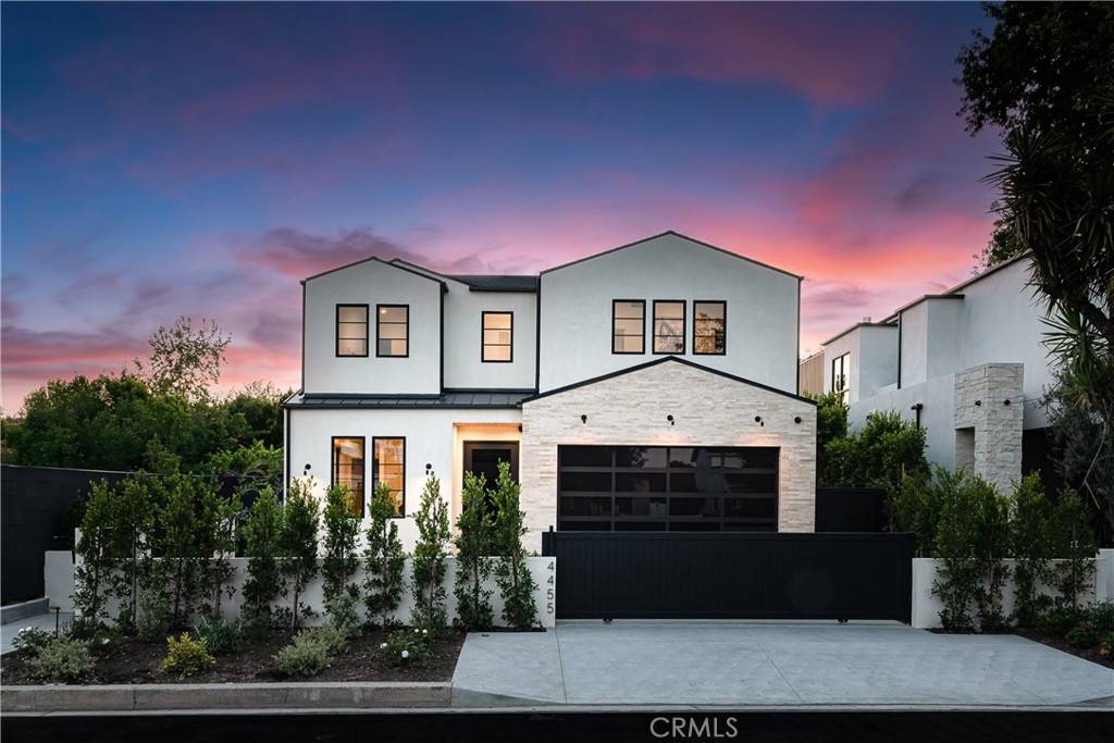 Sherman Oaks, CA 91423,4455 Katherine AVE