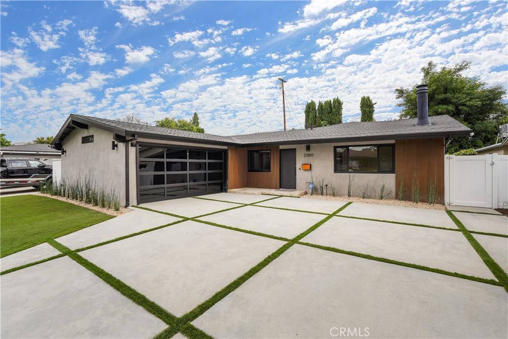 West Hills, CA 91307,23807 Archwood ST