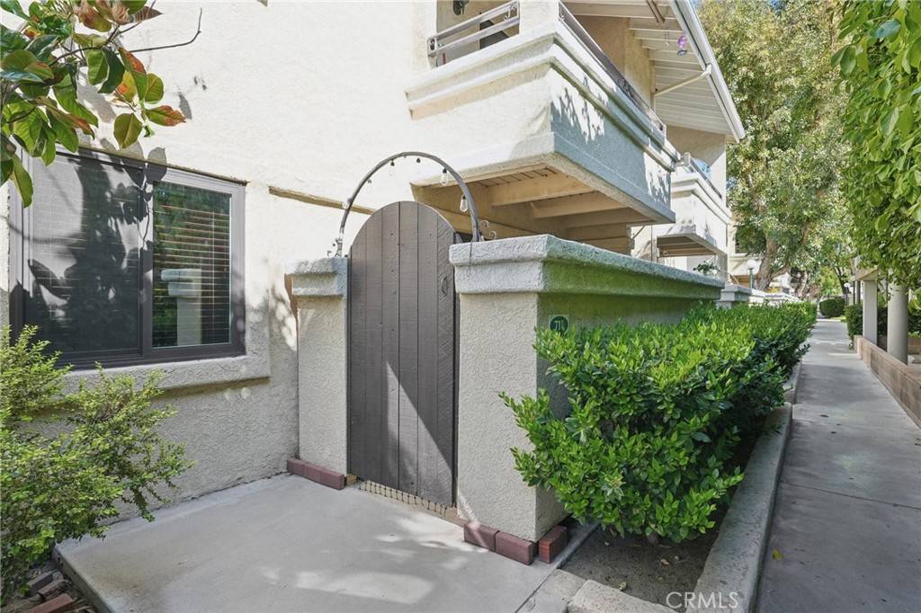 Canyon Country, CA 91351,27236 Luther DR #713
