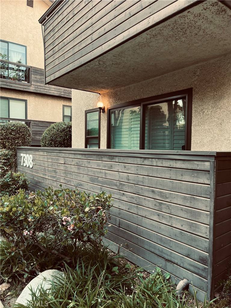 Reseda, CA 91335,7308 Corbin AVE #A